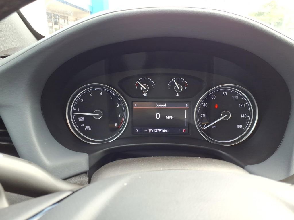 Used 2023 Buick Enclave Essence image 18