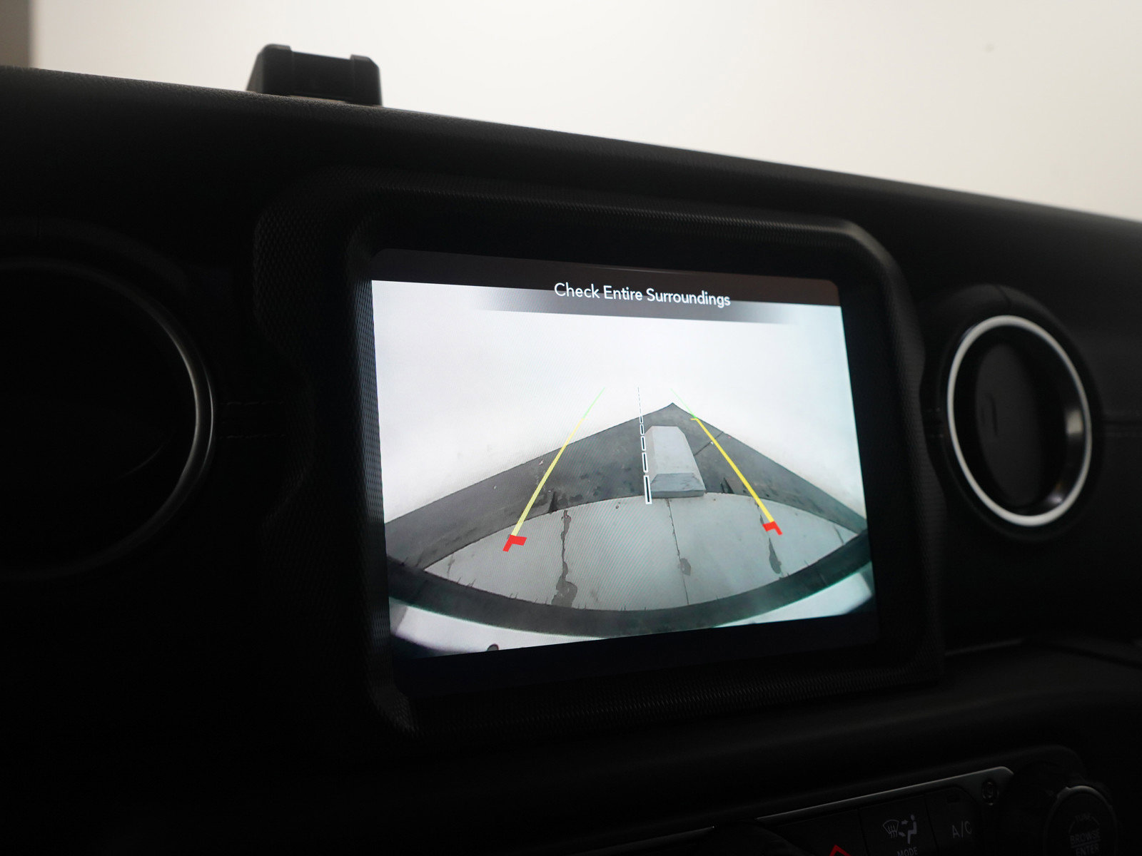 Used 2023 Jeep Wrangler Sahara w/ Cold Weather Group image 27