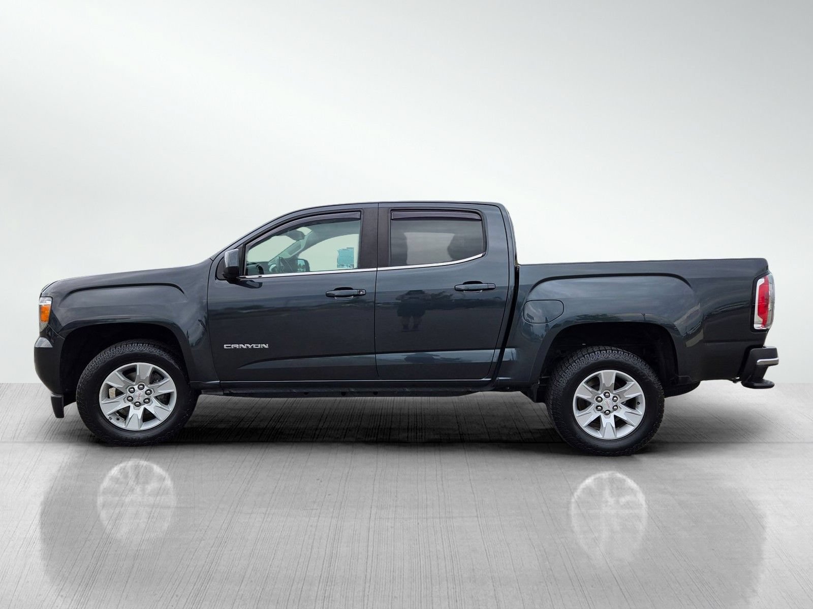 Used 2018 GMC Canyon SLE w/ SLE Convenience Package RWD image 10
