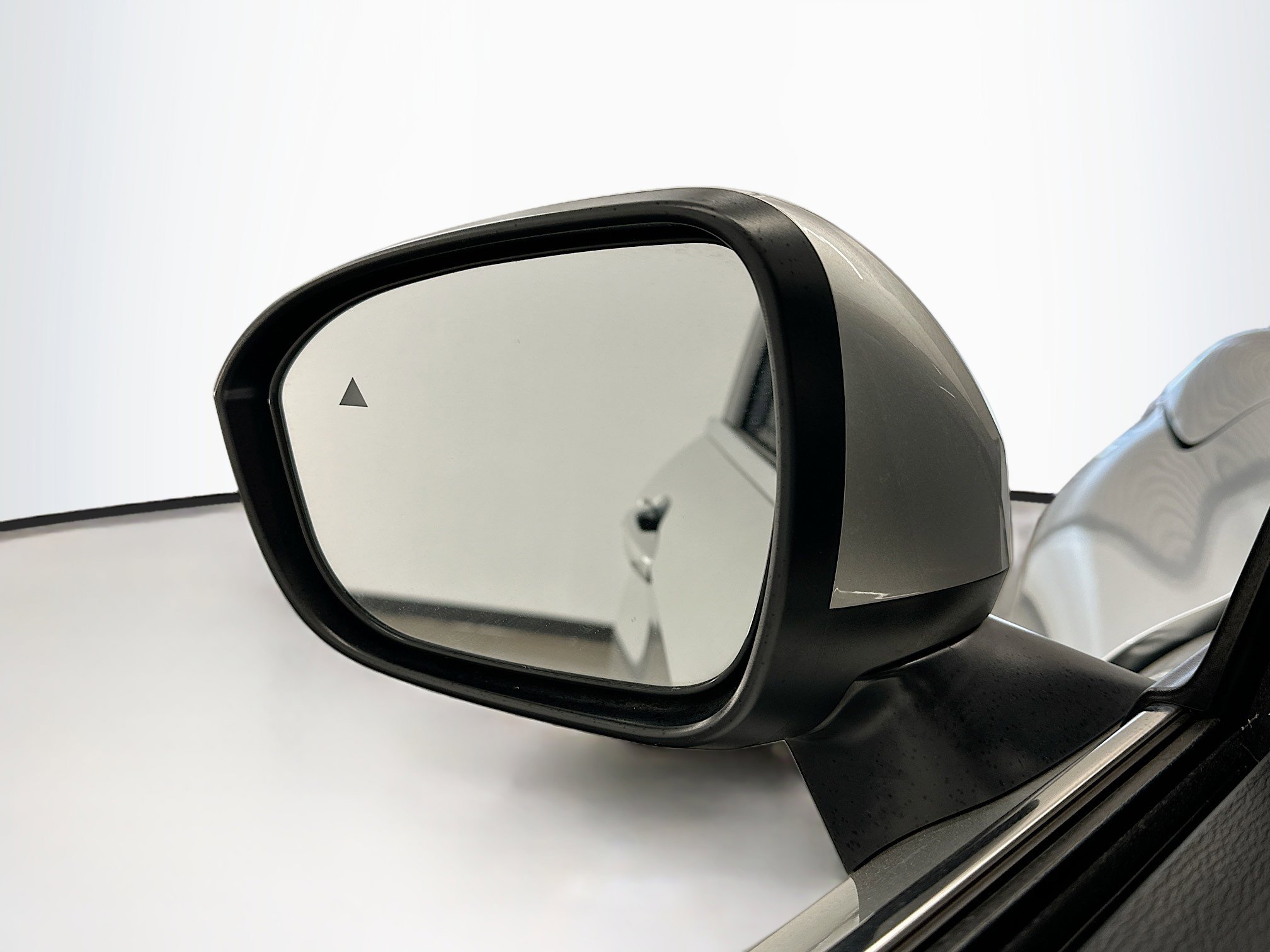 Used 2024 Mitsubishi Outlander SE image 16