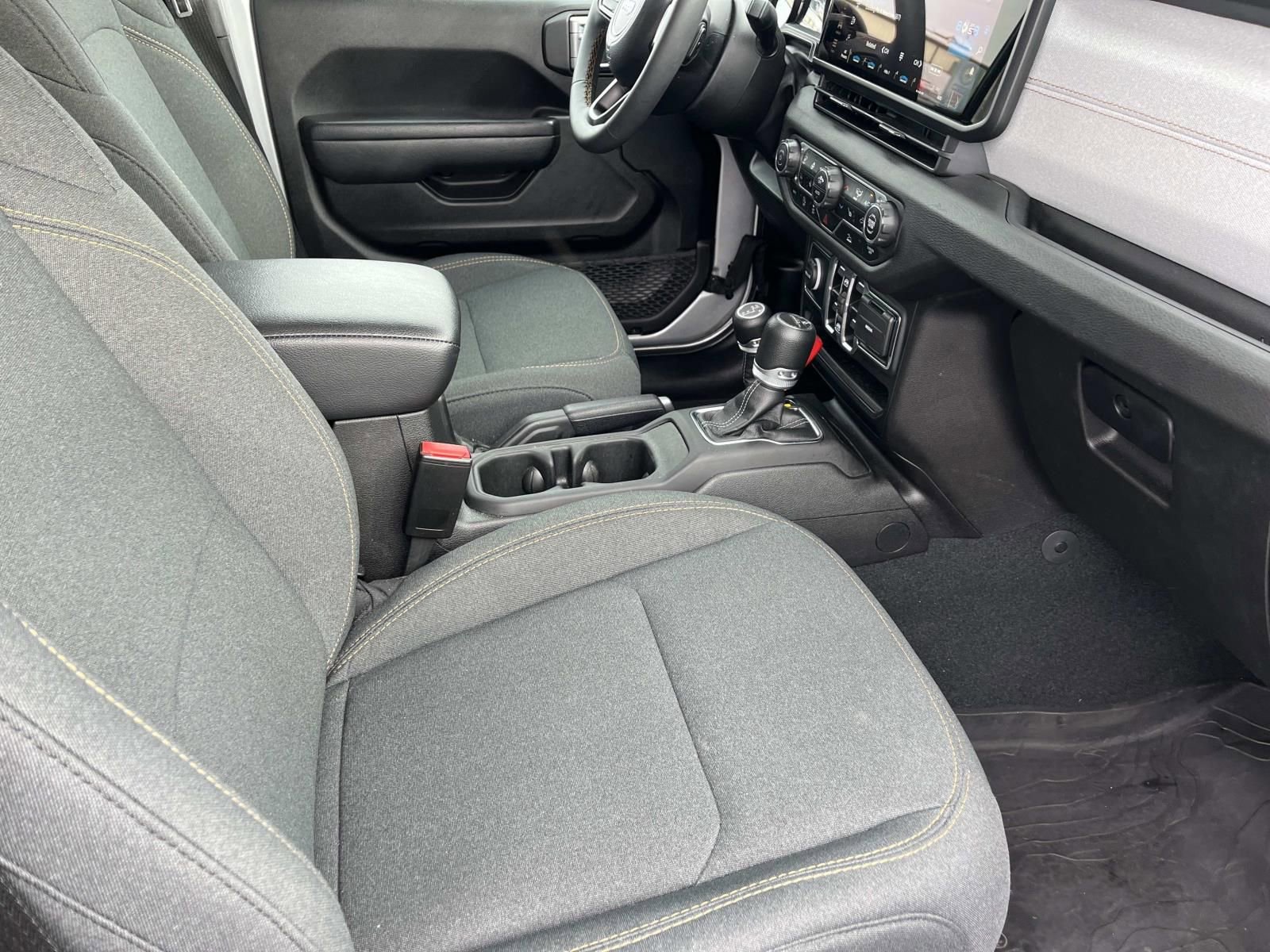 Used 2024 Jeep Gladiator Sport AWD/4WD image 22