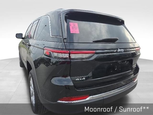 Used 2023 Jeep Grand Cherokee Limited AWD/4WD image 6