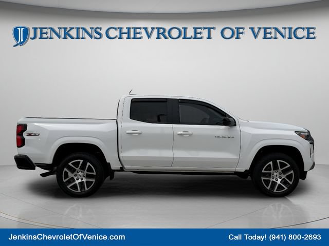 Used 2023 Chevrolet Colorado Z71 w/ Z71 Convenience Package 2 AWD/4WD image 3