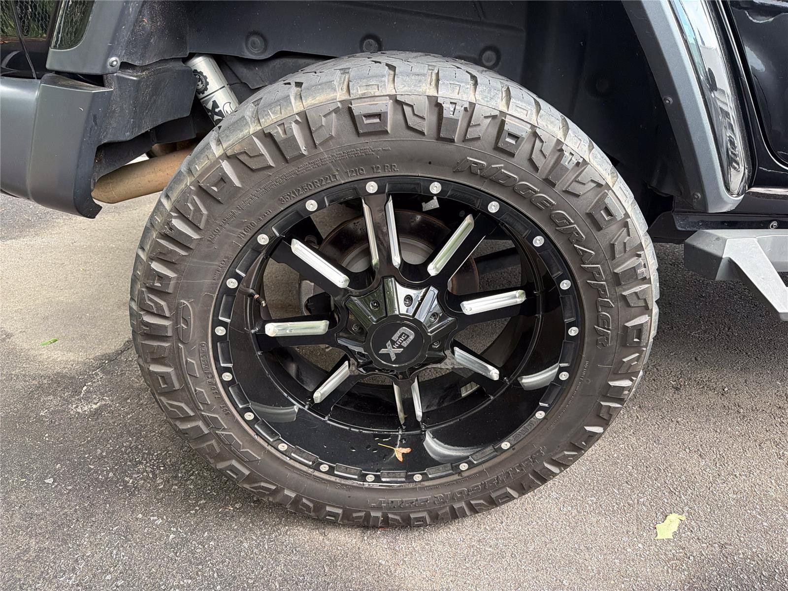Used 2018 Jeep Wrangler Unlimited Sahara AWD/4WD image 9