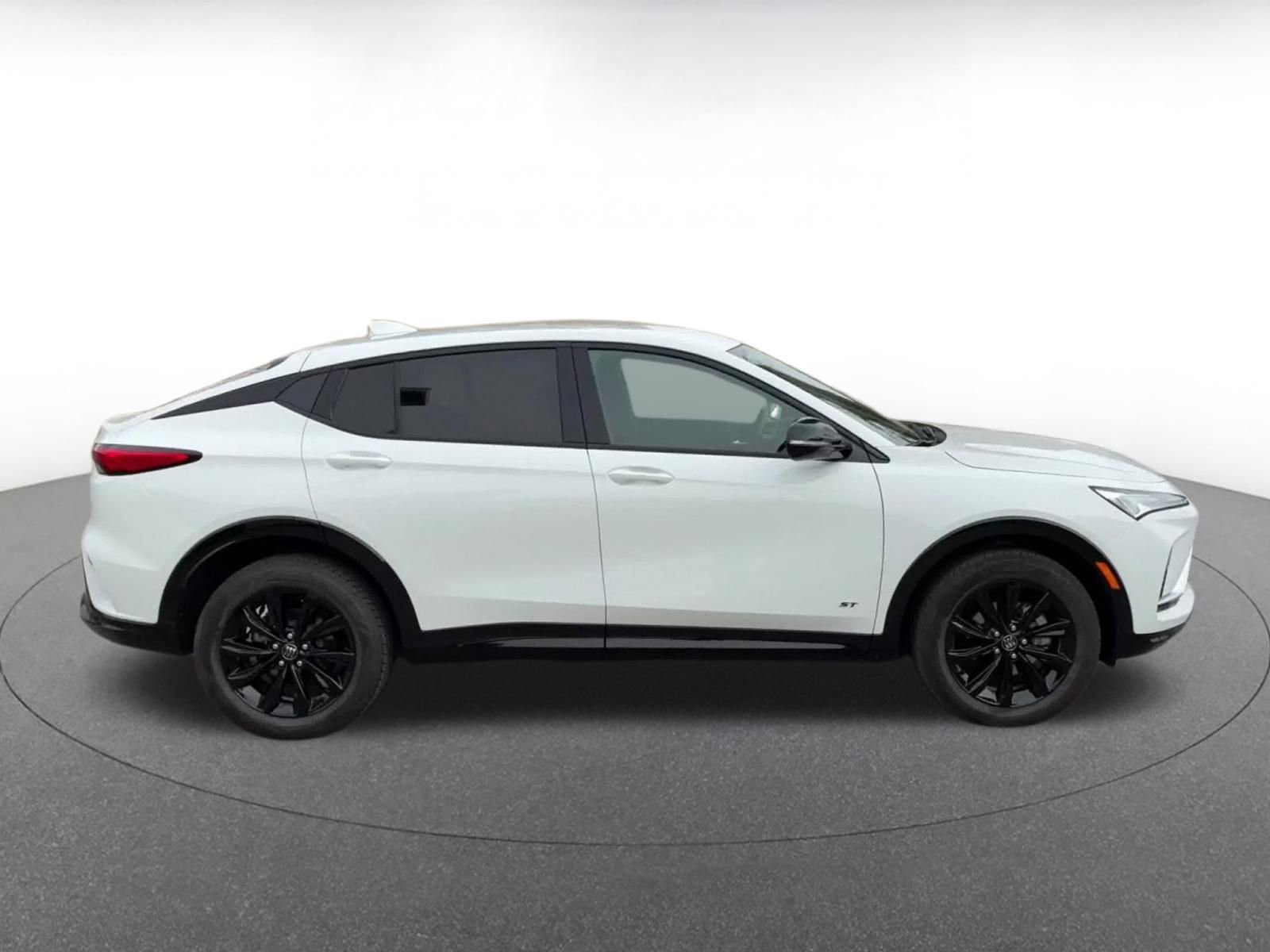 Used 2025 Buick Envista Sport Touring image 16