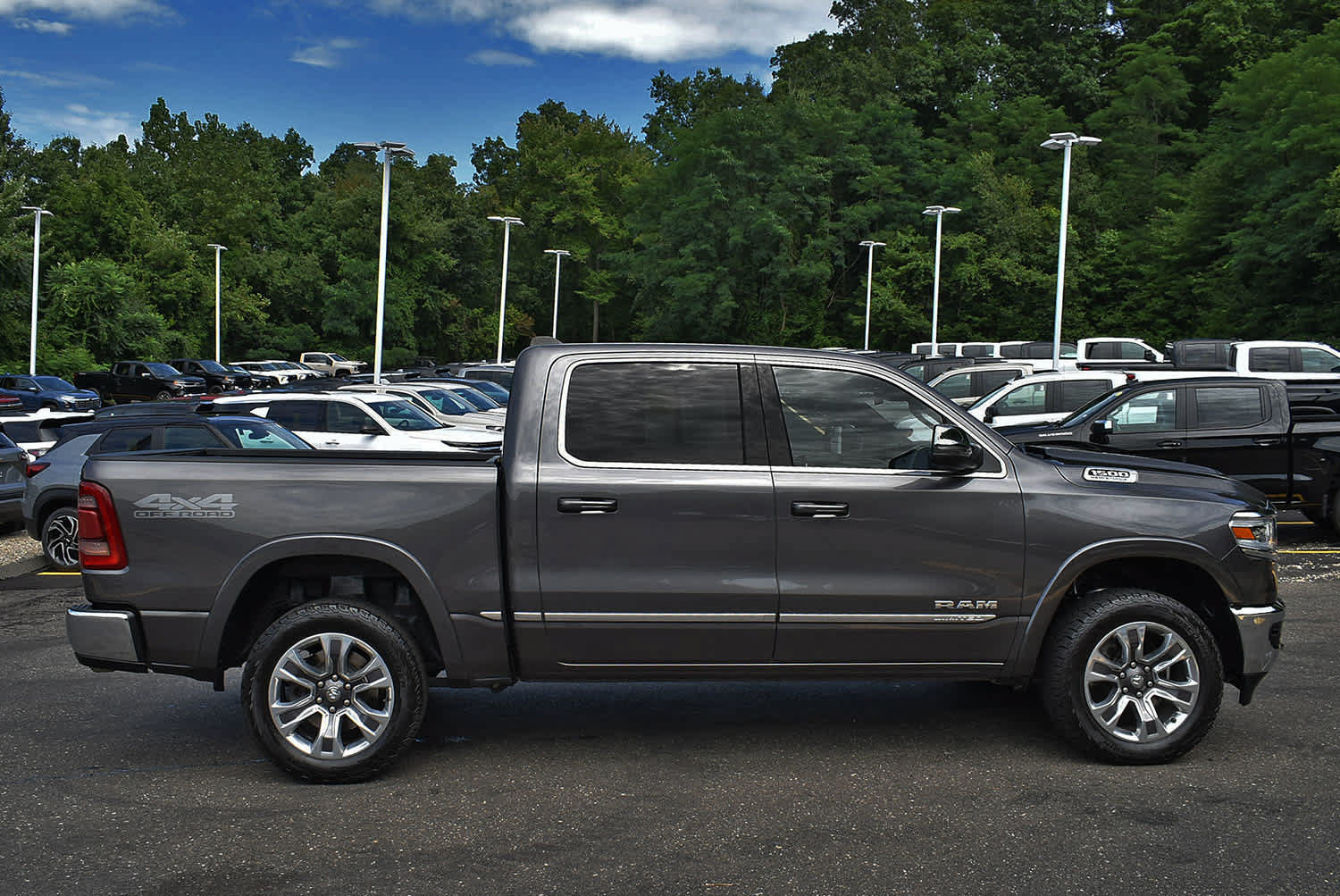 Used 2024 RAM 1500 Limited w/ Off Road Group AWD/4WD image 6