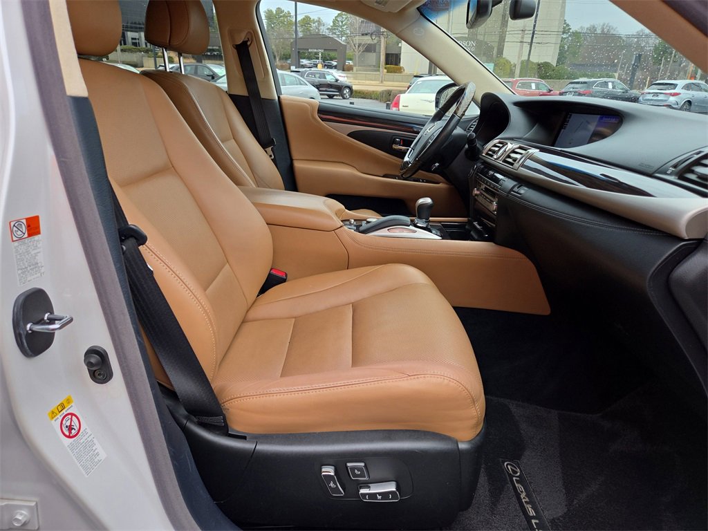 Used 2017 Lexus LS 460 image 18