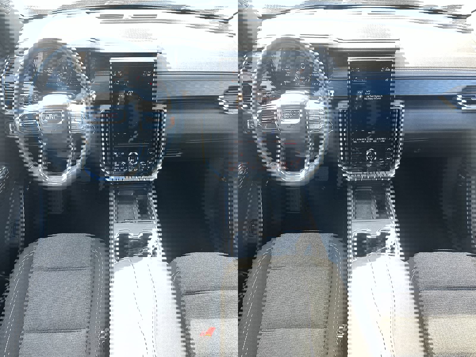 Used 2025 GMC Acadia Elevation image 18