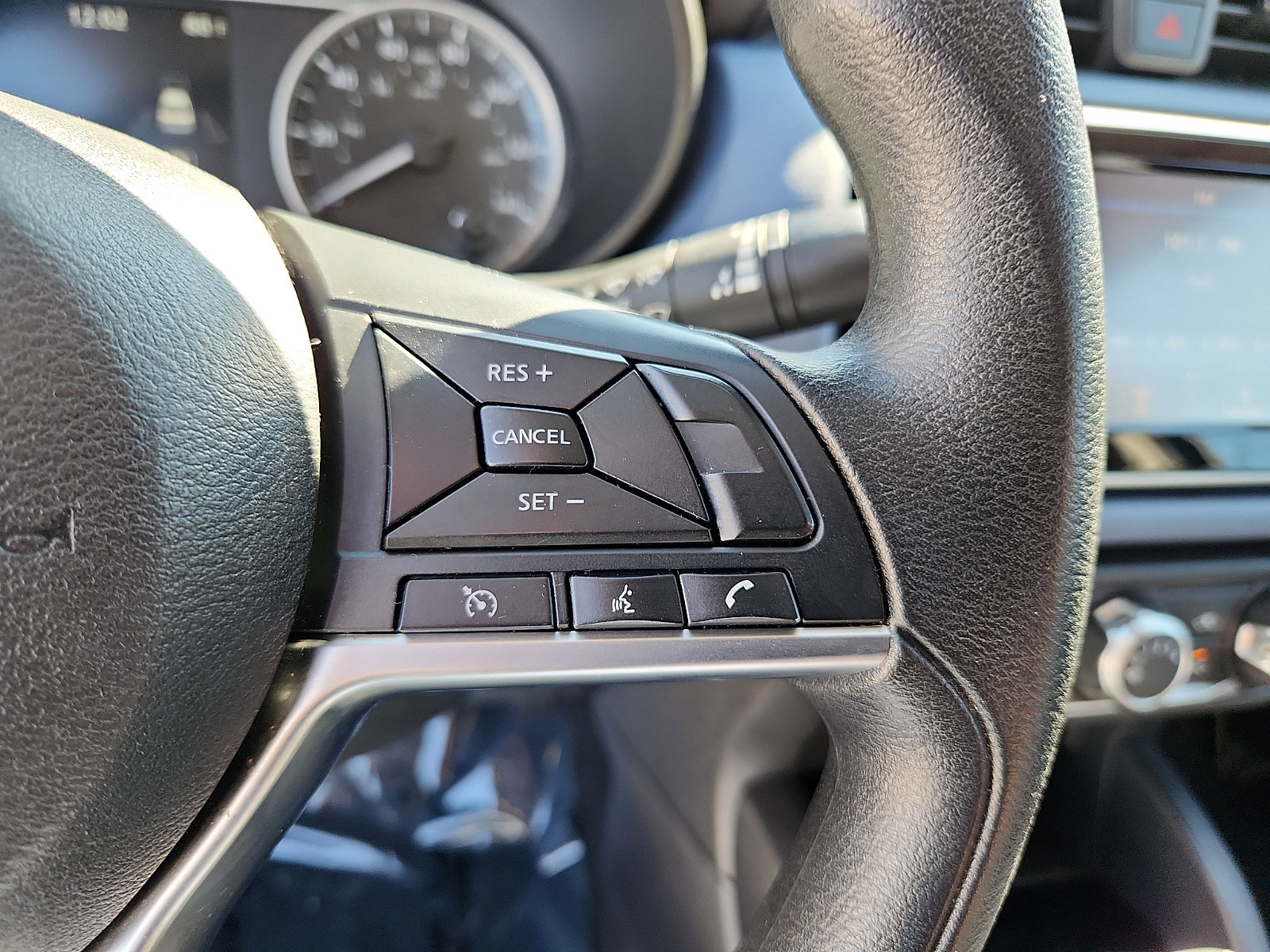 Used 2024 Nissan Versa SV FWD image 21