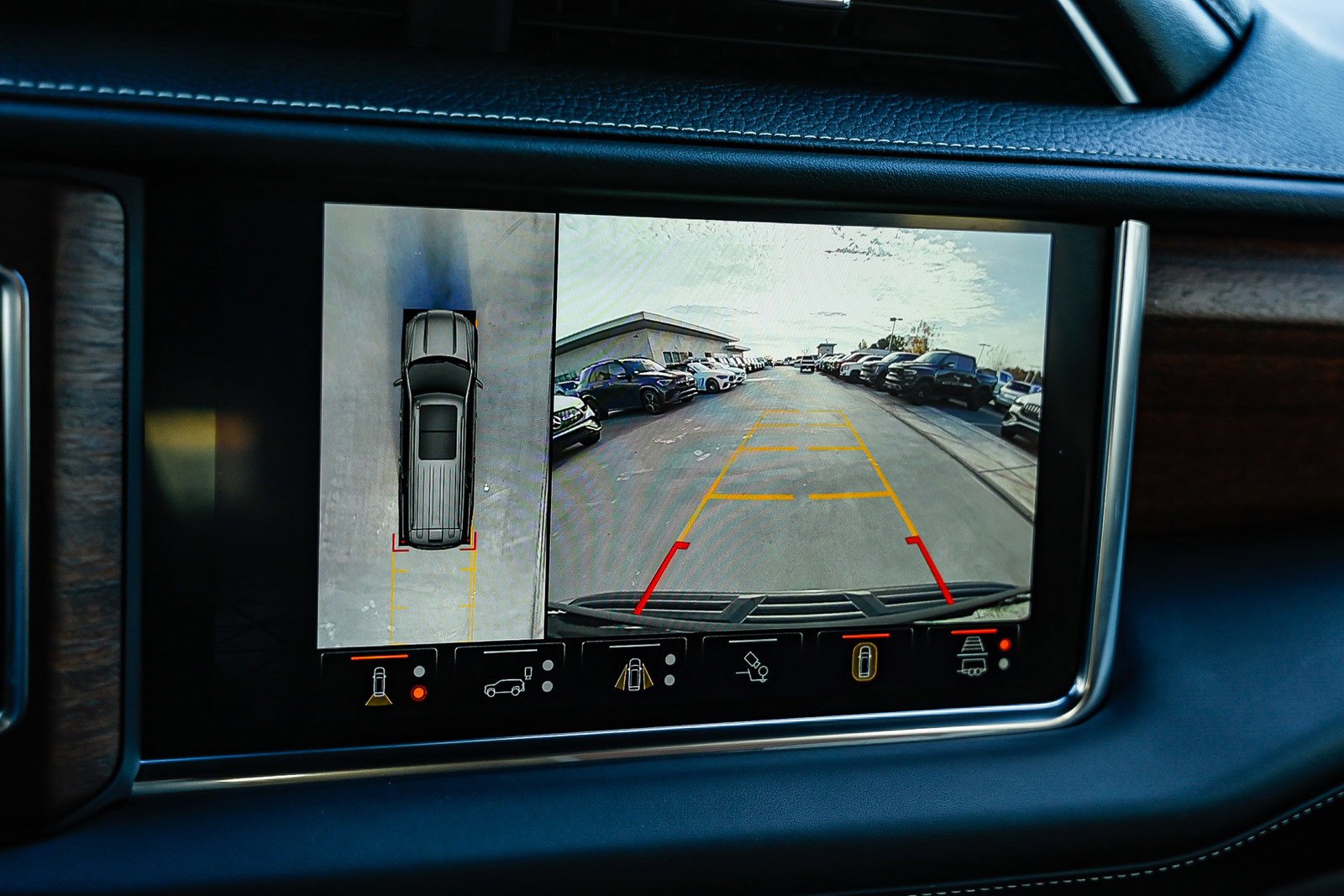 Used 2024 GMC Yukon XL Denali Ultimate image 27