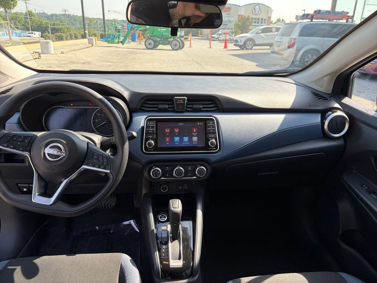 Used 2025 Nissan Versa SV FWD image 31