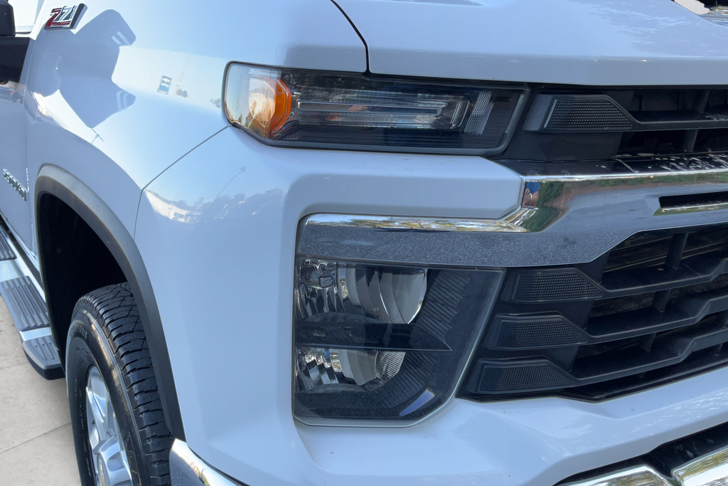 Used 2024 Chevrolet Silverado 2500 LT AWD/4WD image 26