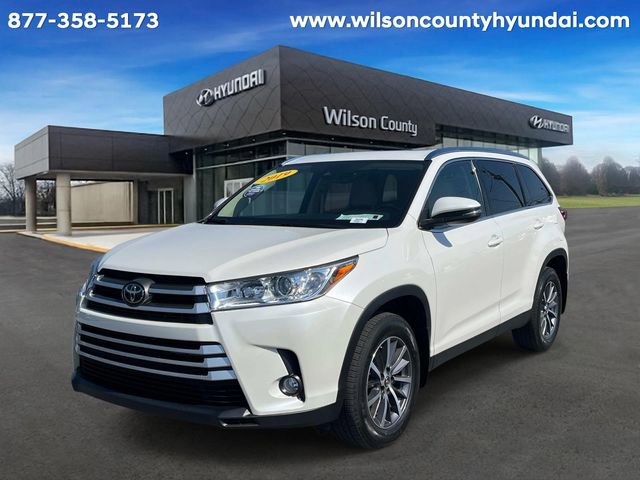 Used 2019 Toyota Highlander XLE AWD/4WD image 1