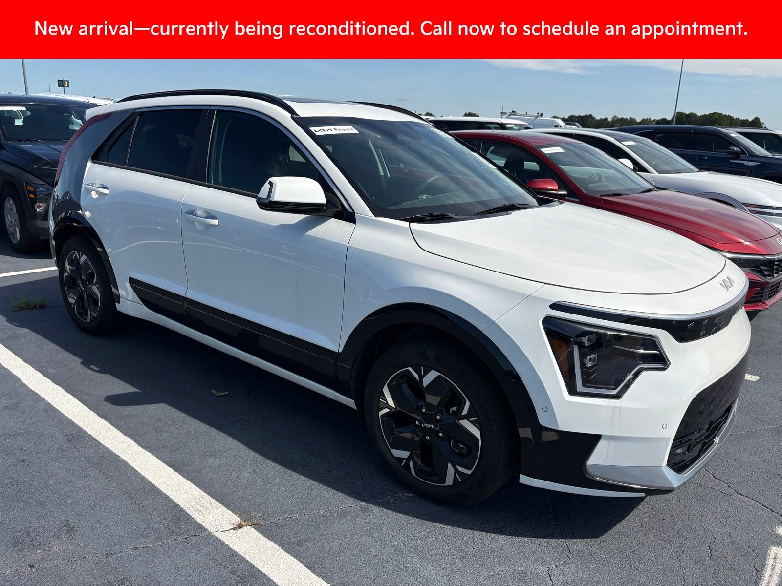 Certified 2023 Kia Niro Wave FWD image 2