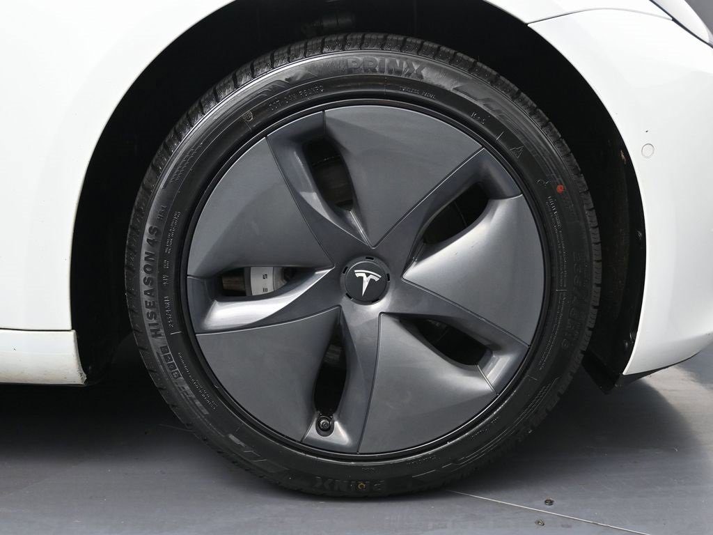 Used 2020 Tesla Model 3 Standard Range Plus image 11