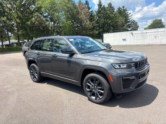 New 2026 Jeep Grand Cherokee Limited AWD/4WD image 2