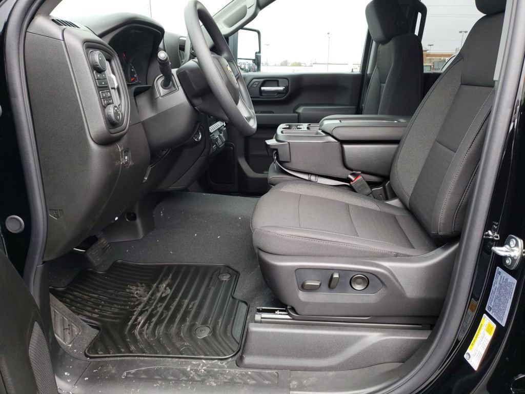 New 2026 Chevrolet Silverado 2500 Custom w/ Custom Value Package image 9