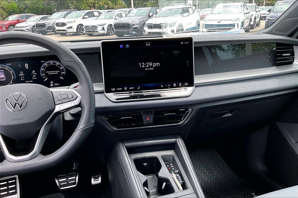 New 2026 Volkswagen Tiguan SE R-Line FWD image 20