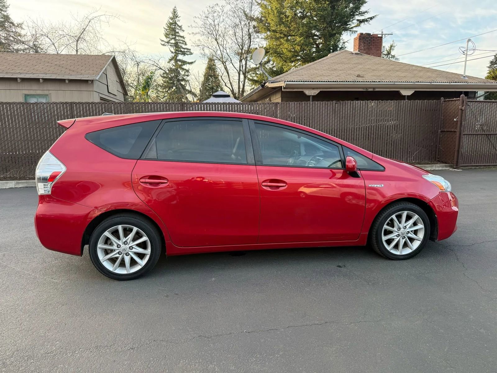 Used 2012 Toyota Prius V Five image 4