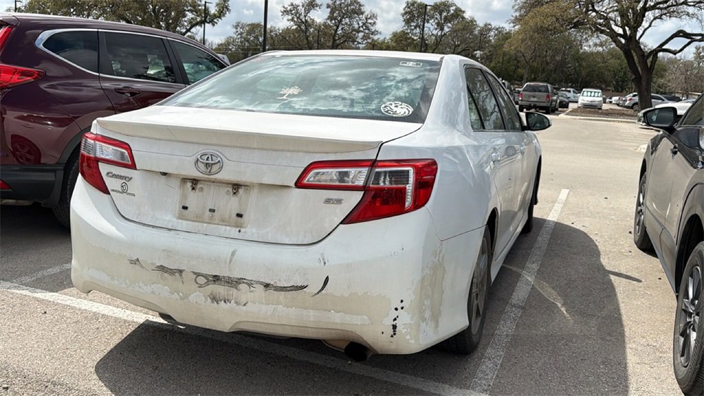 Used 2014 Toyota Camry SE image 4