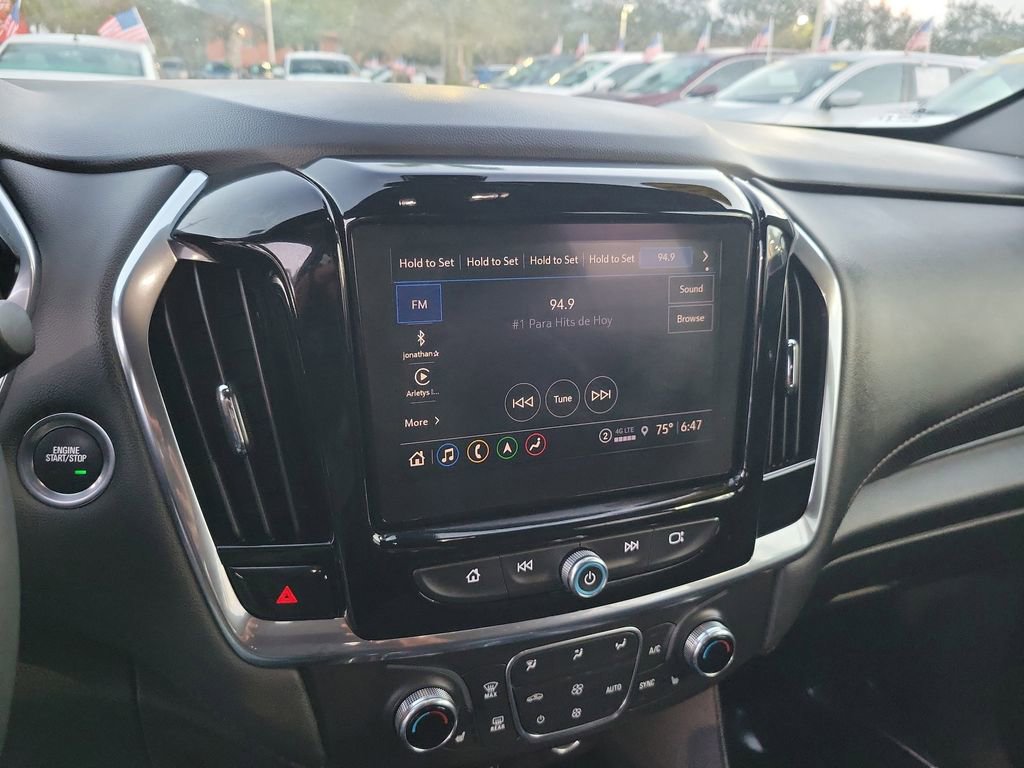 Used 2023 Chevrolet Traverse RS image 21