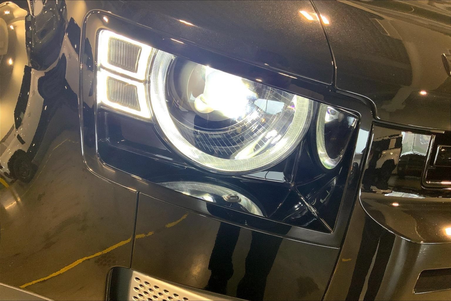 Certified 2025 Land Rover Defender 110 S AWD/4WD image 27