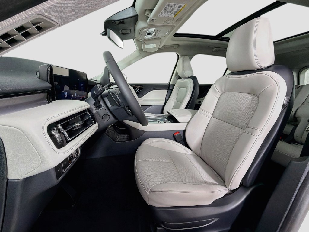 New 2027 Lincoln Aviator 2WD image 22