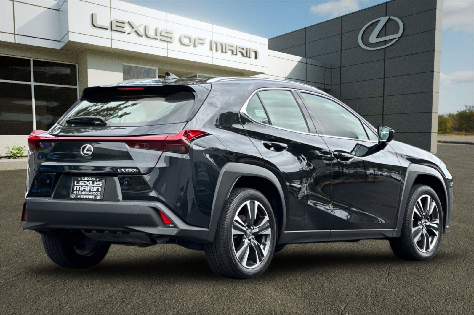 Used 2024 Lexus UX 250h FWD image 8