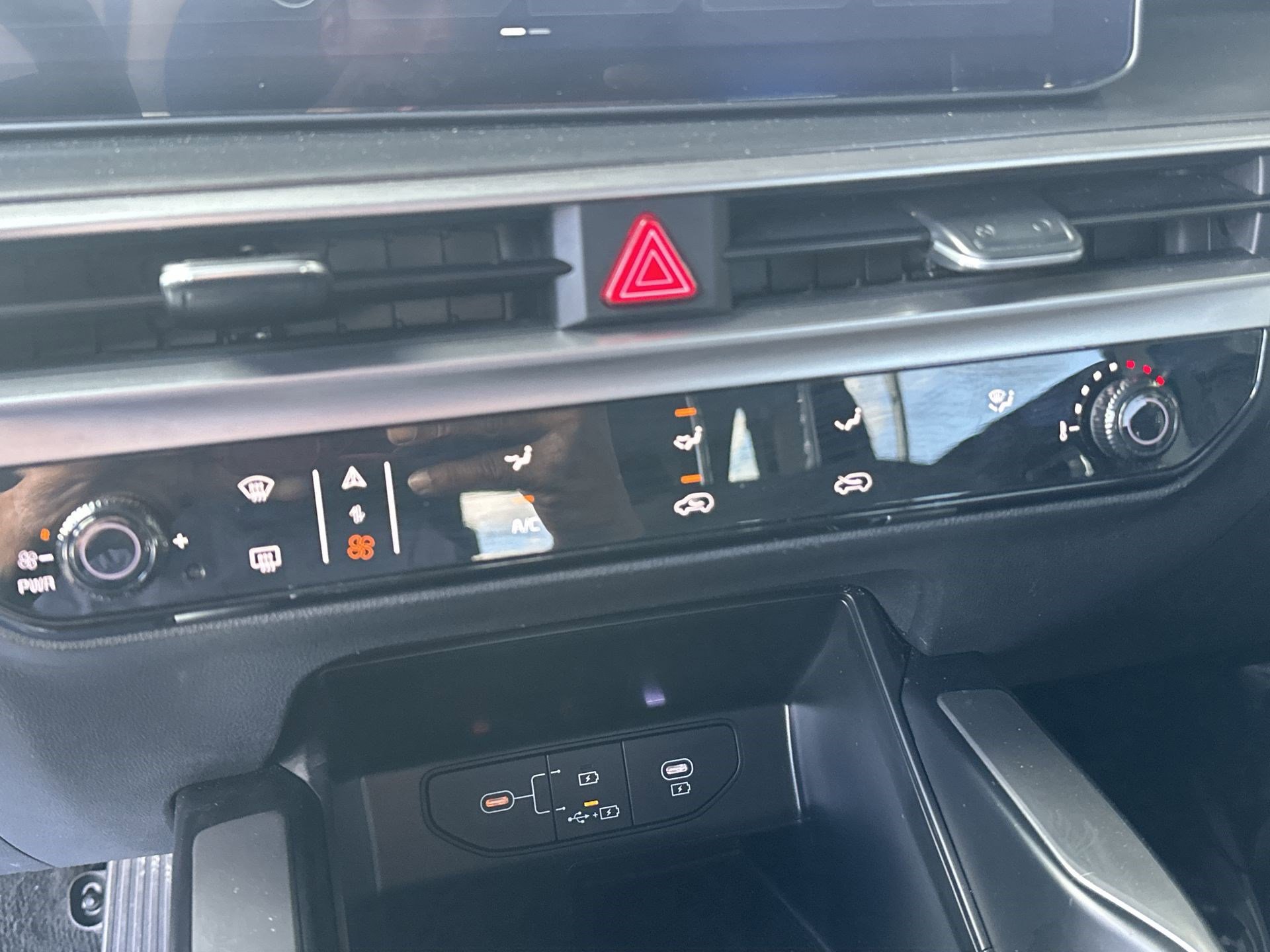 Certified 2024 Kia Sorento LX image 17