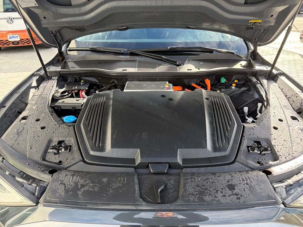 Used 2024 Audi Q8 e-tron Premium Plus w/ Premium Plus Package image 23