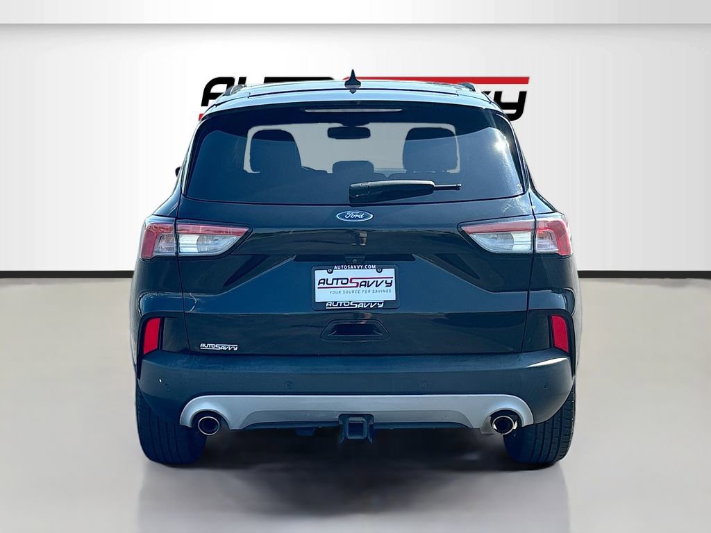 Used 2020 Ford Escape Titanium image 6