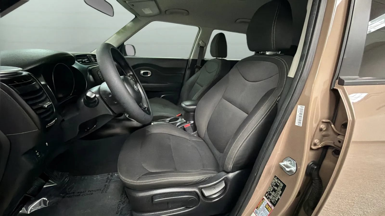 Used 2016 Kia Soul FWD image 19