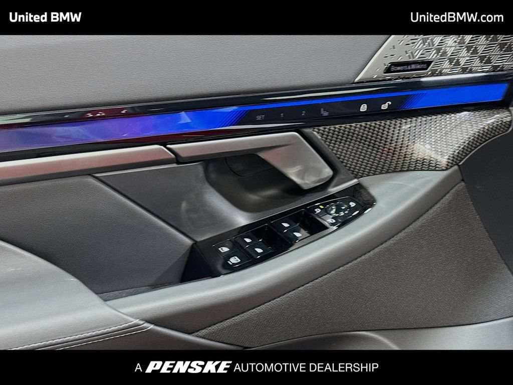 New 2027 BMW M5 w/ Carbon Package AWD/4WD image 3
