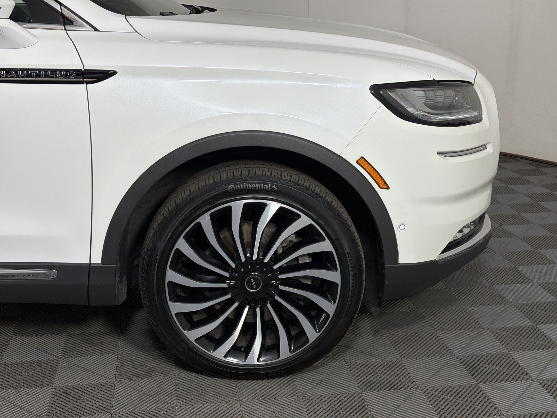 Used 2022 Lincoln Nautilus Black Label w/ Class II Trailer Tow Package AWD/4WD image 13