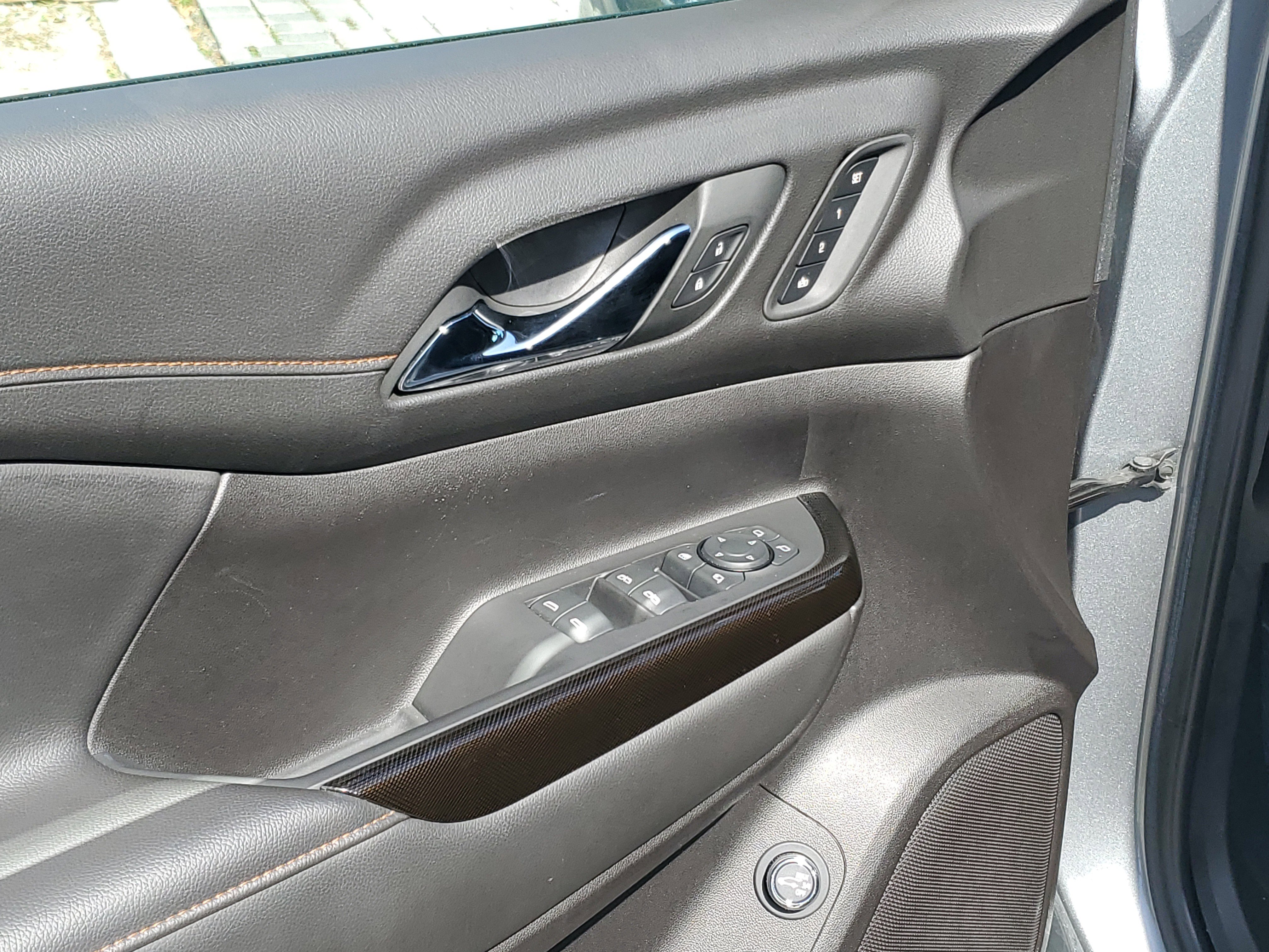 Used 2023 GMC Acadia AT4 w/ Technology Package image 21