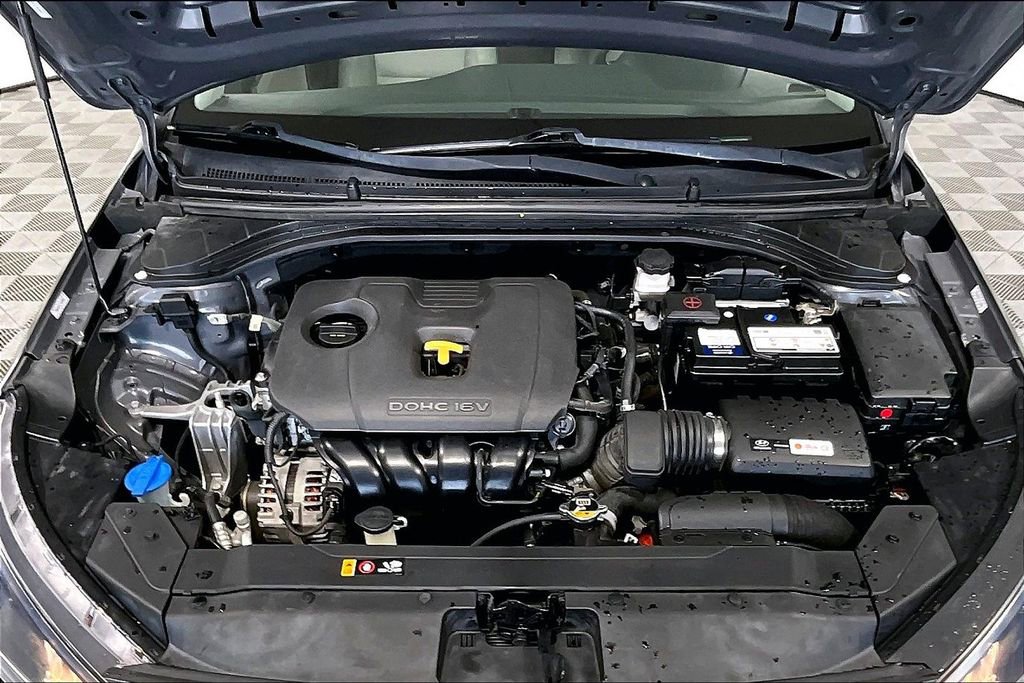 Used 2019 Hyundai Elantra SE image 9