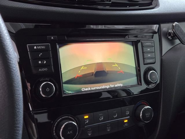 Used 2022 Nissan Rogue Sport S image 35