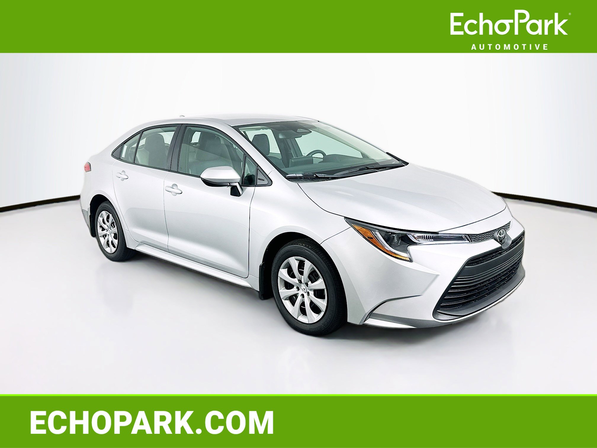 Used 2026 Toyota Corolla LE FWD image 1