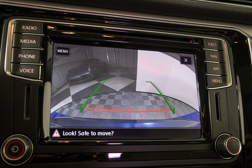 Used 2018 Volkswagen Passat 2.0T SE image 23