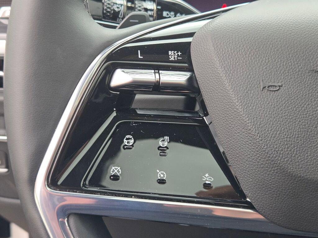 Used 2025 Cadillac Escalade Sport w/ Touring Package image 39