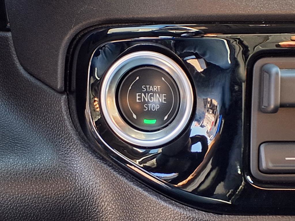 Used 2025 Chevrolet Silverado 1500 LT RWD image 17