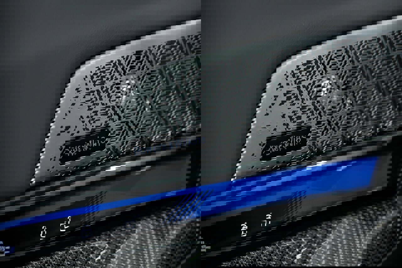 Used 2026 BMW M5 Touring w/ Executive Package image 20