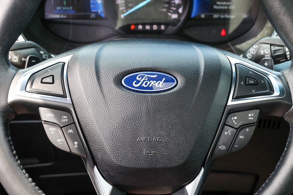 Used 2021 Ford Edge Titanium w/ Equipment Group 301A AWD/4WD image 9