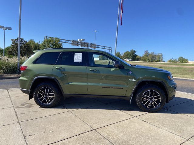 Used 2020 Jeep Grand Cherokee Trailhawk AWD/4WD image 13