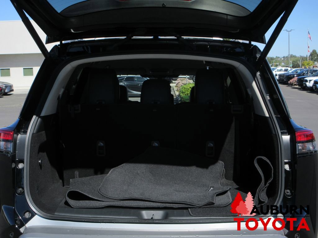 Used 2024 Nissan Pathfinder SL image 6