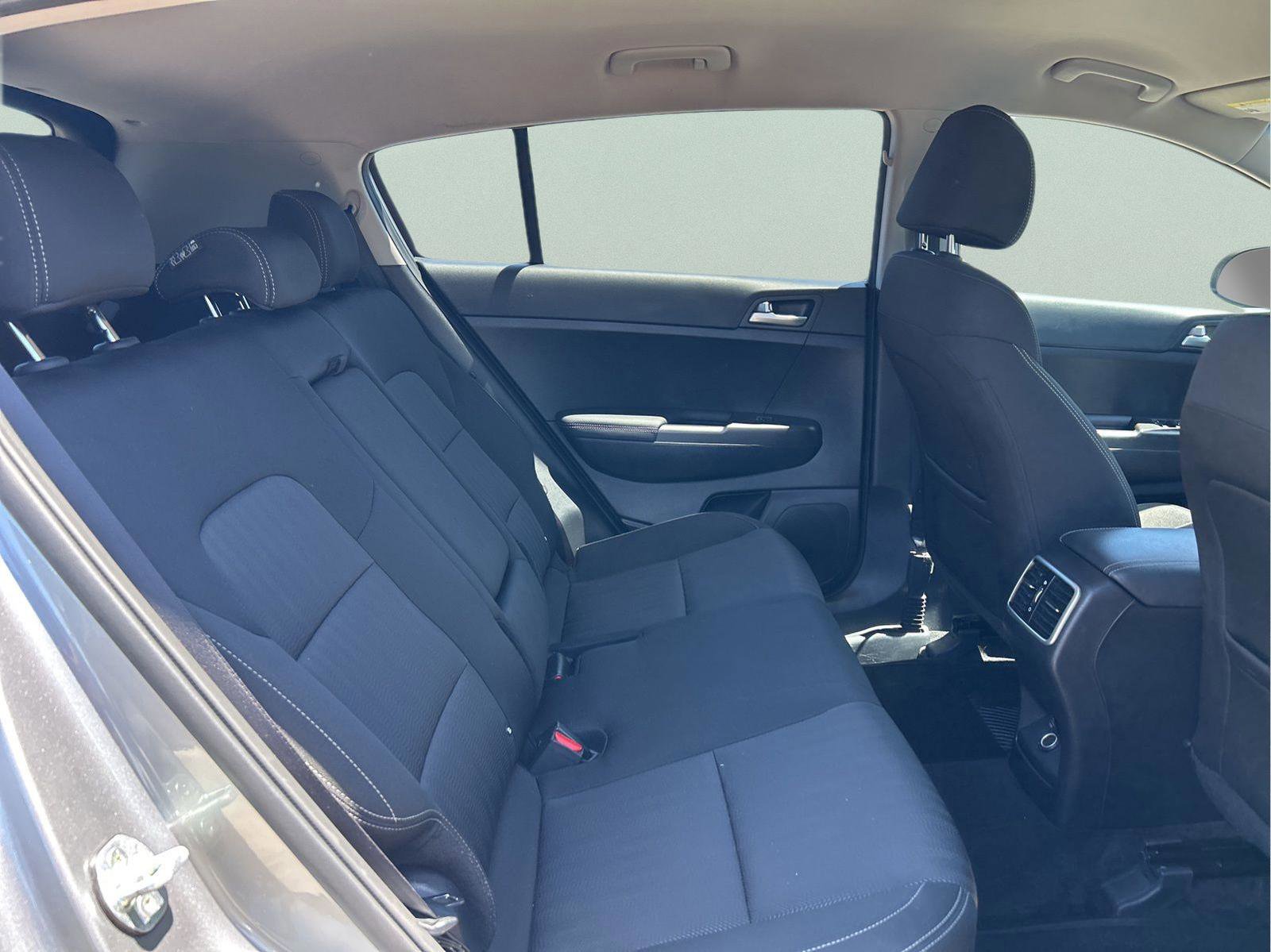Used 2022 Kia Sportage LX image 12