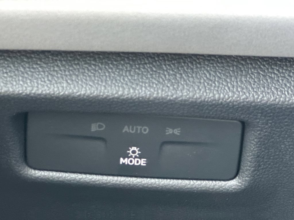 New 2026 Volkswagen Tiguan SE AWD/4WD image 18