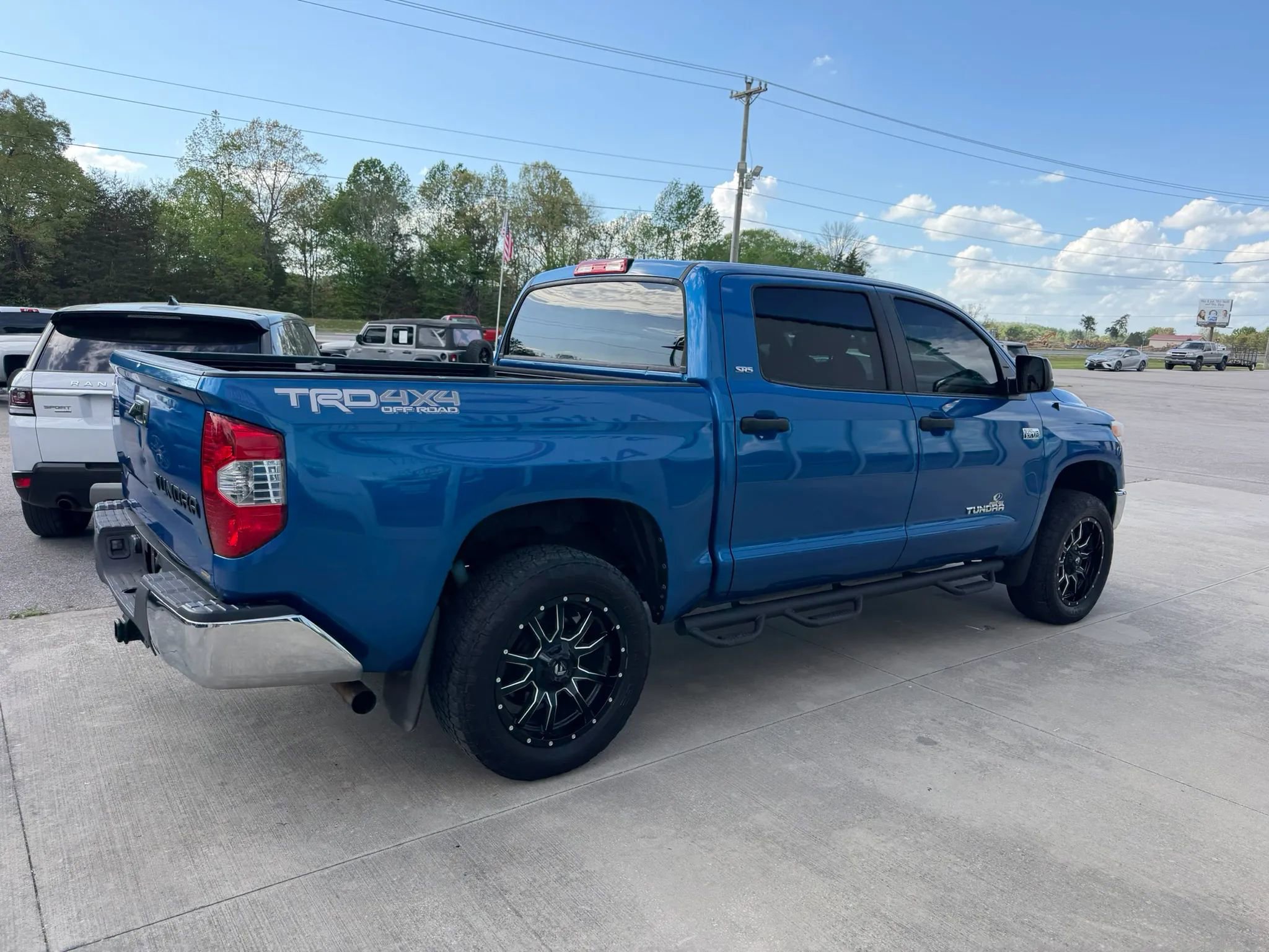 Used 2016 Toyota Tundra SR5 w/ TRD Off Road Package image 22
