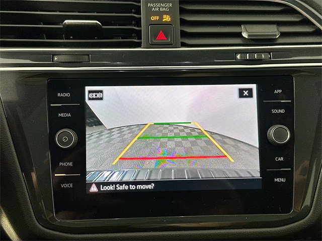 Used 2022 Volkswagen Tiguan SE R-Line image 13