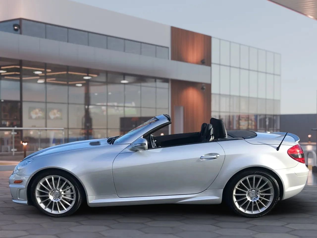 Used 2009 Mercedes-Benz SLK 350 image 9